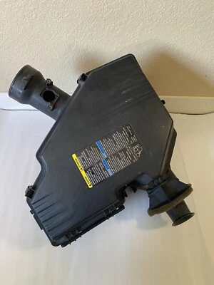 Carcaça de limpador de filtro de ar Hummer H3, Colorado, Canyon 15839197 - Imagem 1 de 4