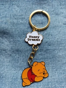 WINNIE THE POOH KEYCHAIN-METAL-UNBRANDED-NEXT DAY SHIPPING - Picture 1 of 1