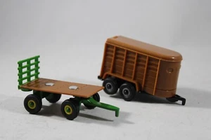 Horse Trailer Ertl Brown Plastic Diecast Chassis 1:64 Green Hay Tractor Trailer - Picture 1 of 12