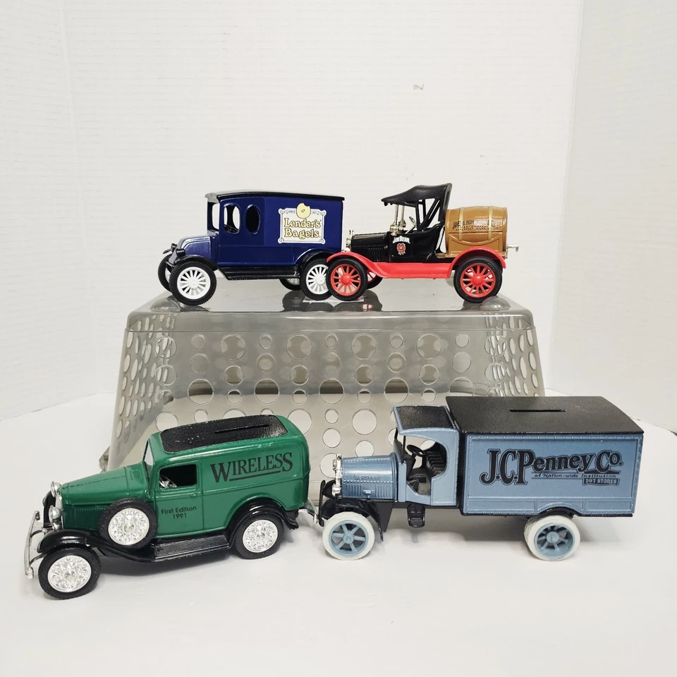 Lote De 4 Bagels Inalámbricos De Colección ERTL BANCO Camión J. C. Penny Jim Beam  Foto 1 de 4