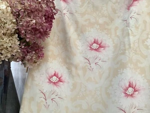 Hellgelber antiker französischer Baumwollstoff mit Blumenmuster abgenutzt 88" x 76" - Bild 1 von 12