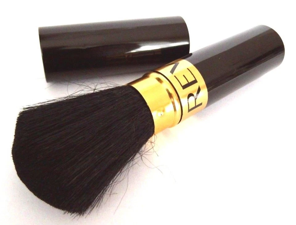 Revlon Retractable Powder Brush New - Bild 1 von 1