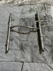 Factory Commodore VE VF L77 L98 LS3 V8 6.0L 6.2L HSV Fuel Rail GM Bare OEM - Foto 1 di 5