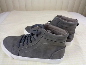 Old Navy Hi-Top Skate Shoes Sneakers Men size 6 Skateboarding BMX Faux Suede - Picture 1 of 11