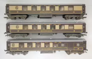 NEW Hornby OO Gauge Pullman Umber & Cream Factory Weathered Coach Rake (3) - Picture 1 of 10