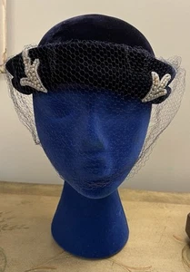 Vtg 50’s Navy Blue Velvet Pillbox Calot Hat-Bead/Pearl Floral Appliqués-Net/Veil - Picture 1 of 22