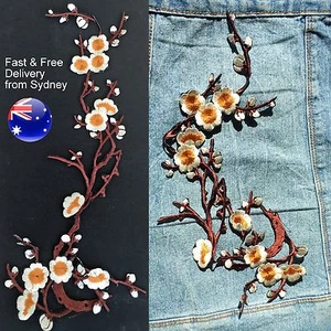 Big cream flower patch iron on - Sakura white cherry blossom iron-on patches - Picture 1 of 5