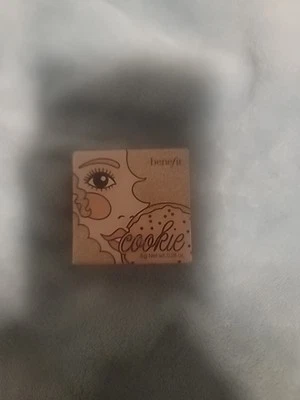 Benefit Golden Pearl Highlighter Powder Shade Cookie Full Size 0.28oz/8g - Image 1 of 2