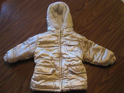 Chaqueta Dorada Athletic Works Niñas Talla 12 Meses Foto 1 de 2