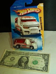Hot Wheels - White  Rapid Response - #18 New Models - 2010 - Picture 1 of 1