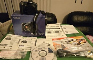 Canon PowerShot S5 IS 8.0MP 12x Zoom Flip Screen Compact Digital Camera With Box - Picture 1 of 11