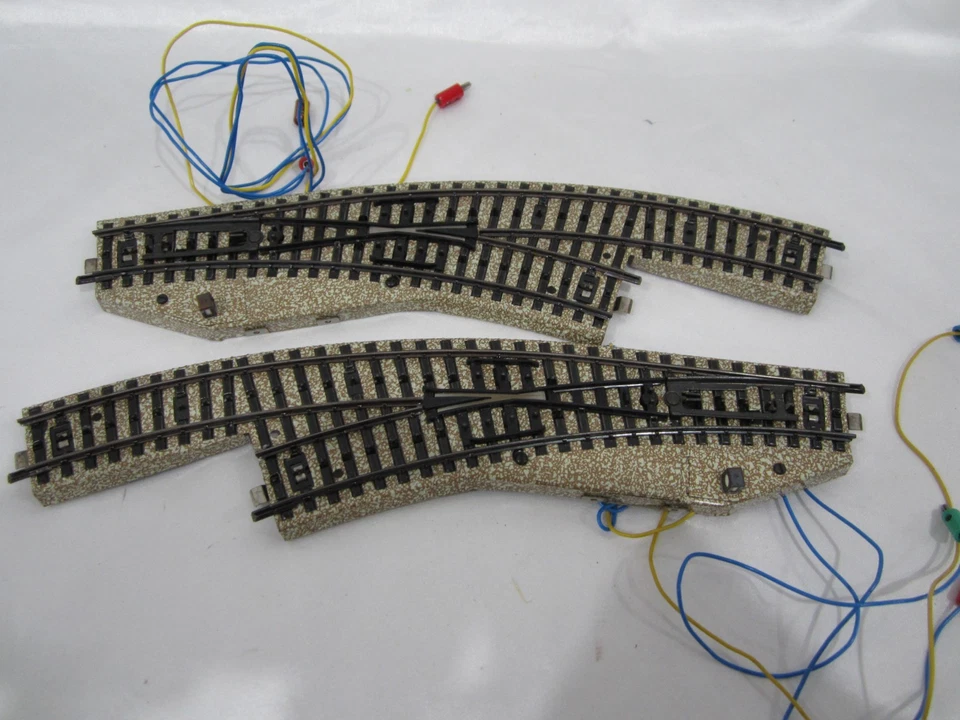 Marklin 5140 HO M Track Electric Curved Turnout Pair C6 - Image 1 of 4