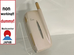 【Factice !】 TOSHIBA C5001T (couleur blanc) au-japon téléphone portable qui ne fonctionne pas - Photo 1 sur 3