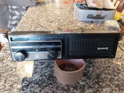 AUTORADIO D' EPOCA AUTOVOX PIPER FUNZIONANTE PERFETTAMENTE OTTIMO PER FIAT 500. - Immagine 1 di 4