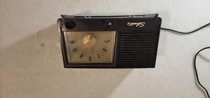 VINTAGE Sears & Roebuck SILVERTONE MODEL 3004 RADIO - Picture 1 of 12