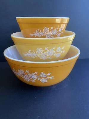 3 Vintage PYREX Butterfly Gold Nesting Mixing Bowls #401, 402 & 403 - Image 1 of 4
