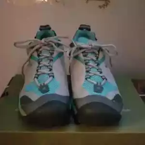 KEEN Laceup Low Athletic Hiking Shoes Blue Gray Mesh Leather 5285 Women 6m EUC - Picture 1 of 5