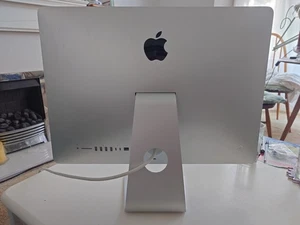 Apple iMac A1418 2017 21.5" i5 3.4ghz 16GB 1TB Fusion Drive 4K Retina Radeon Pro - Picture 1 of 7
