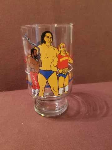 Vintage 1985 WWF Wrestling Large 32 OZ Glass - Hogan~Iron Sheik~Giant~Piper ETC Cover