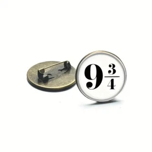 Harry Potter Platform 9 3/4 Button Badge Pin Hogwarts Express - Picture 1 of 4