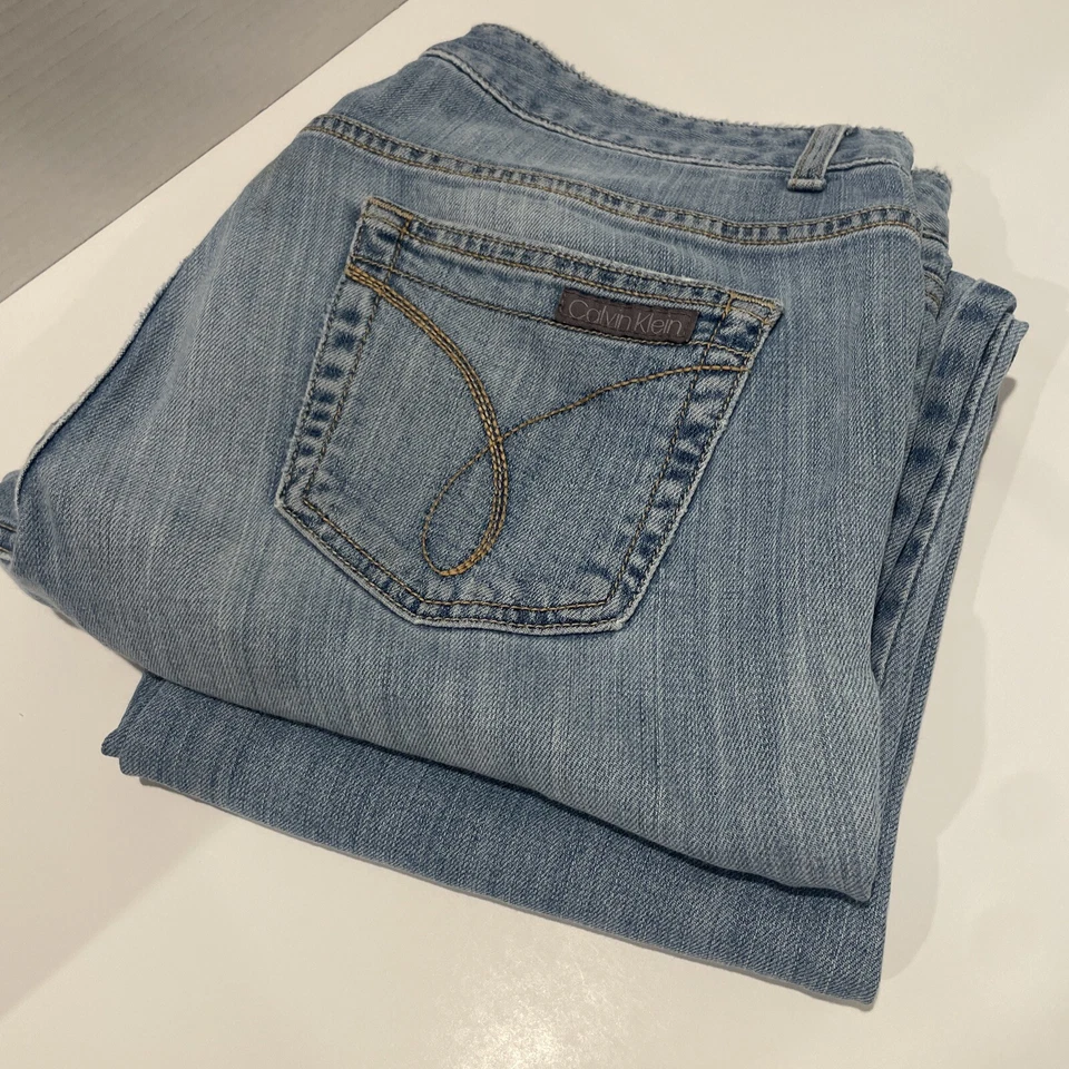 Pantalones de mezclilla de colección Calvin Klein para mujer 31 X 29 talla 12 corte bota Y2K grunge  Foto 1 de 4