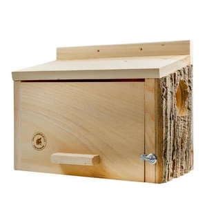 Squirrel Nesting Box, Handcrafted Wood Winter (XL), Beige - Picture 1 of 9