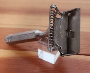 Antique GEM Safety Razor Brooklyn New York. Made in USA Pat 1912 Nice condition - Picture 1 of 12