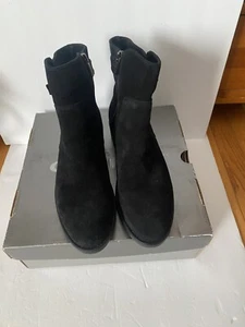 La Canadienne Shelly Black Suede Women's Zip Boots Size 8.5 Medium - Picture 1 of 6
