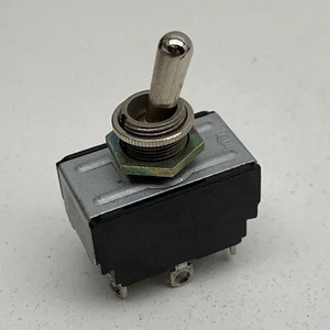 Eaton Cutler Hammer 0016 DPDT Toggle Switch 15A/125V 10A/250V 3/4HP - Picture 1 of 8