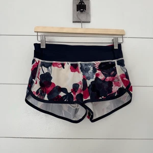Lululemon Women’s 2 Berry Inky Floral Speed Shorts - Picture 1 of 5