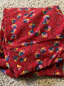 Leggings Lularoe Tc rojos con cometas - Imagen 1 de 1