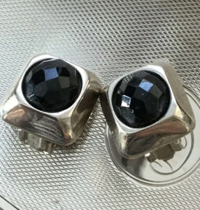 Schöne Qualität Vintage Clip On Ohrringe. Silberton klobiger Nieten schwarzes Glas - Bild 1 von 6