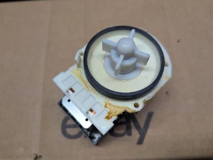 Electrolux A00126401 Dishwasher Drain Pump 154736201 - Picture 1 of 5