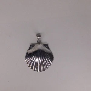 Bohemian Scallop Seashell Metal Silver Tone Necklace Pendant Vintage 1980s - Picture 1 of 16
