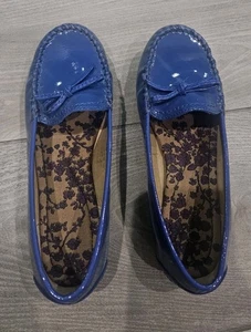NEW NO BOX WOMENS 6 1/2 W LANDS' END BLUE GLOSSY PATENT MOCCASIN SHOES WITH BOW - Picture 1 of 14