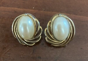 Vintage Gold Filigree Swirls Faux Pearl Pierced Earrings - Picture 1 of 3
