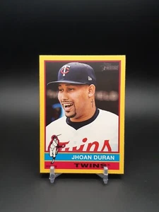 2025 Topps Heritage Yellow Border #74 Jhoan Duran Minnesota Twins - Picture 1 of 2