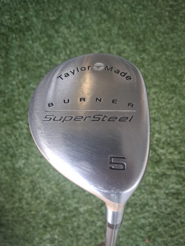 Queimador feminino TaylorMade SuperSteel 5 eixo bolha de madeira 41,5" feminino/RH⛳️ - Imagem 1 de 4
