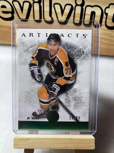 2012-13 Upper Deck Artifacts #77 Ray Bourque Emerald #/99 - Foto 1 di 2