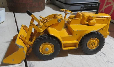 BONITO TRACTOR FUNDIDO A PRESIÓN ERTL CATERPILLAR CARGADORA DE RUEDAS ESCALA 1/24 VINTAGE AÑOS 70 Foto 1 de 4