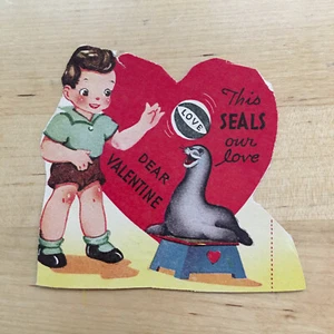Biglietto San Valentino vintage anni 40 fustellato ragazzo sigillo cuore mai usato - Foto 1 di 2