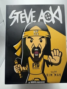 Rarissima figurina in vinile Steve Aoki Dim Mak (Bruce Lee) stile MIND (limitata a 888) - Foto 1 di 9