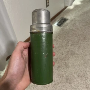 Antique Rare Globe Vacuum Bottle Thermos 61 Green - Picture 1 of 13