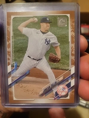 15 Card Random MLB Lot! Rookie Cards Included AUTOS And Numbered Cards - Image 1 of 4