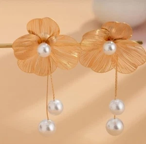 Pendientes Zara Statement Oro Nuevos Flores Flor en Cascada Color Perla Margarita - Imagen 1 de 6
