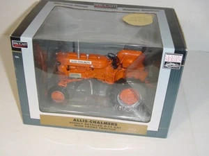 1/16 Allis Chalmers D-14 Wide Front Tractor NIB! 2011 Louisville Farm Show! - Picture 1 of 2