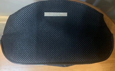 Bolso de Maquillaje Georgio Armani Negro Malla Texturizado Cremallera Forrado Logo Foto 1 de 4