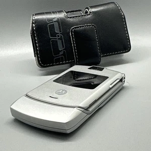 Motorola RAZR V3 Silver Flip Phone – T-Mobile – w/ Case – Tested – No Cable - Zdjęcie 1 z 11