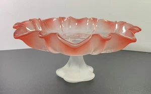 Plato BonBon Mikasa rojo con borde con volantes árboles de Navidad en relieve 9,5" - Imagen 1 de 12