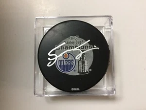 Steve Smith Signed 1987 Stanley Cup Champions Edmonton Oilers Hockey Puck a - Picture 1 of 1